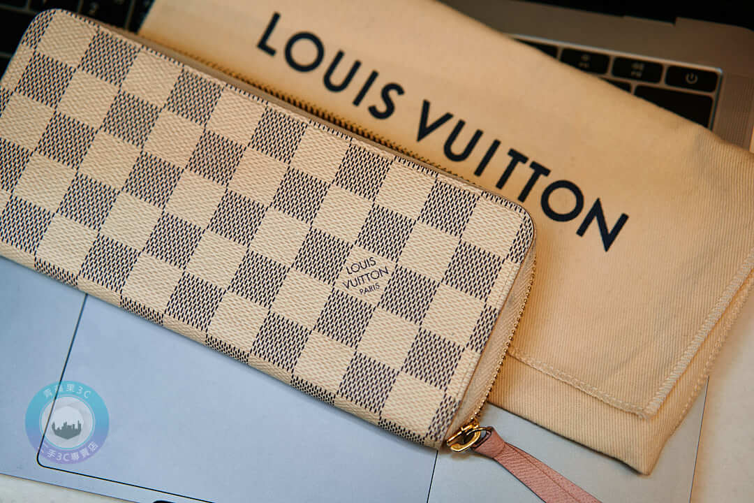 LV 白色棋盤格拉鍊長夾附原廠布套,高雄青蘋果3C二手回收實拍圖